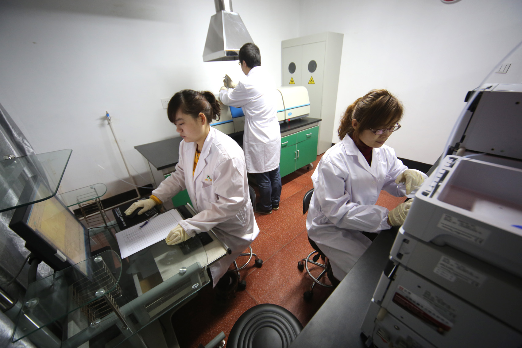 研發(fā)中心-1.jpg 研發(fā)中心-1.jpg